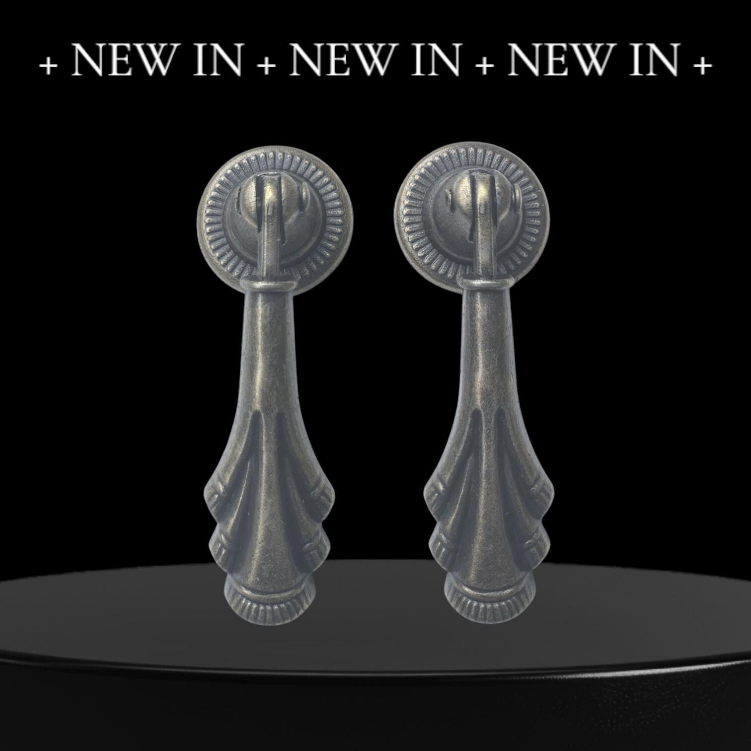 Saint Remy Pendant Pulls