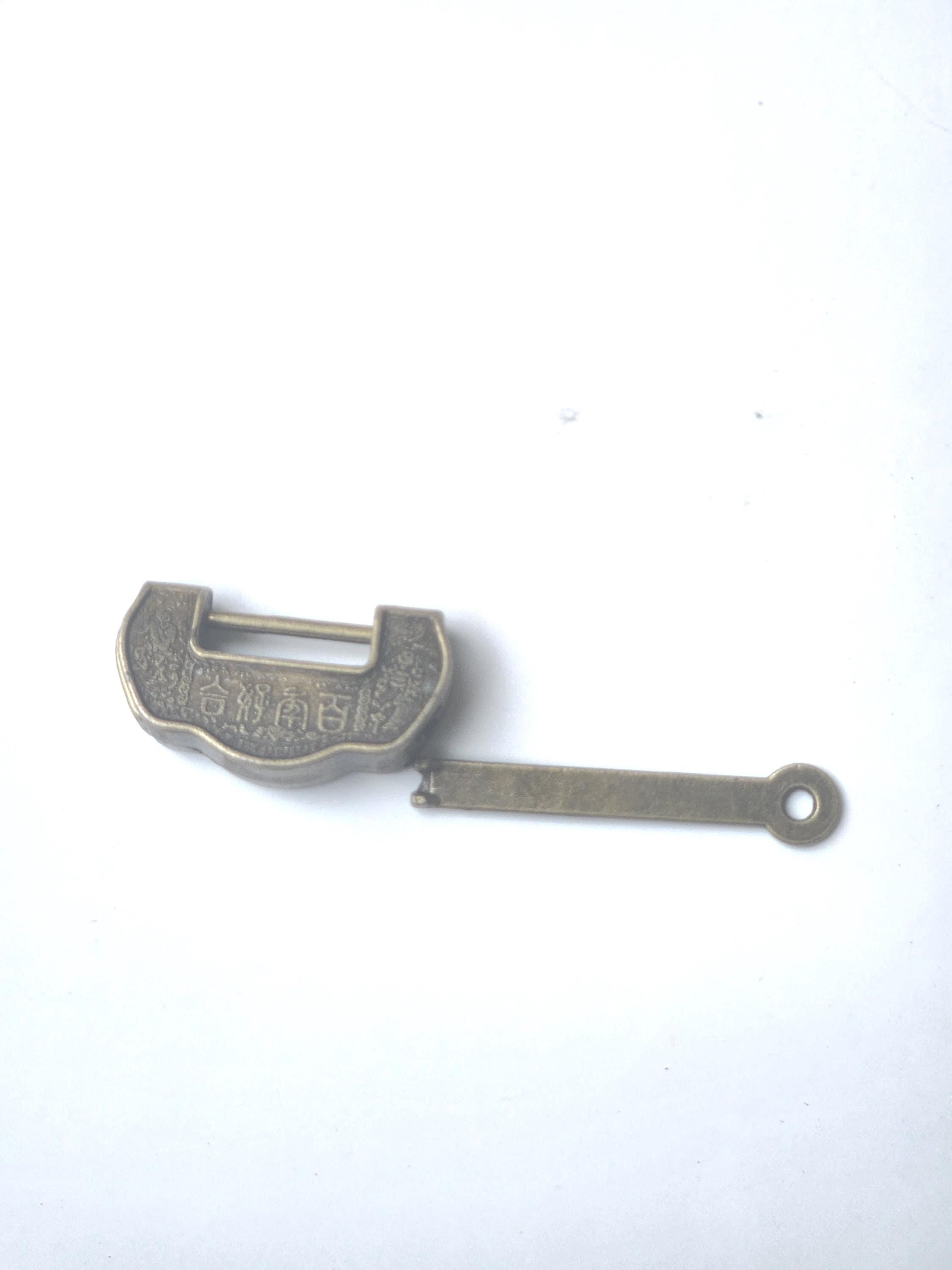 Fareone Antiqued Bronze Chinese Cabinet Furniture Pull with Padlock