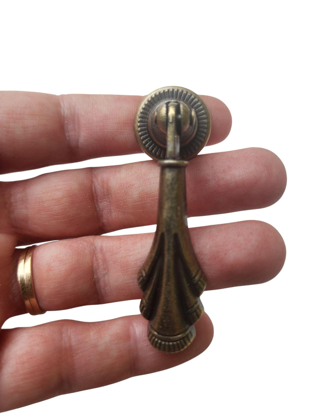 Saint Remy Pendant Pulls